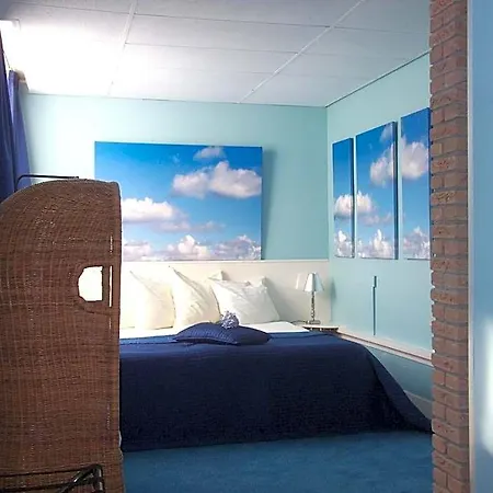 Hotel Hoogland Aan Zee 3*